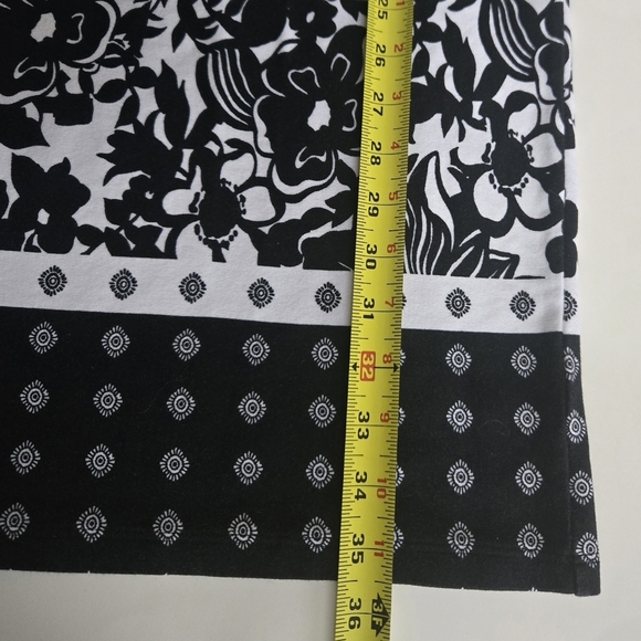 Talbots  Elegant Black and White Floral Dress. Size M - Picture 11 of 12